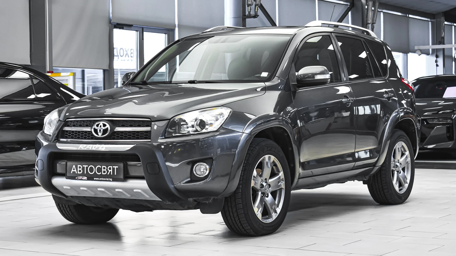 Toyota Rav4 2.2 D-4D 4x4 Automatic, снимка 4 - Автомобили и джипове - 55325181