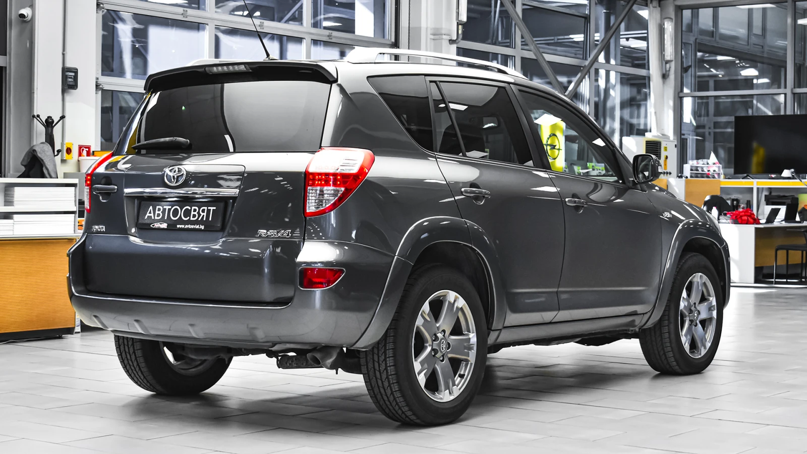 Toyota Rav4 2.2 D-4D 4x4 Automatic, снимка 6 - Автомобили и джипове - 55325181