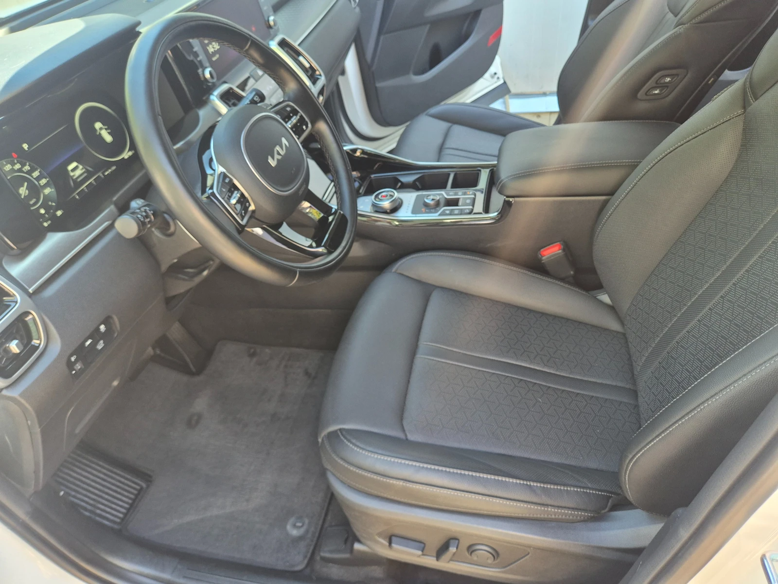 Kia Sorento 2.2 4X4 CRDI Noblesse - Наличен в БГ, снимка 5 - Автомобили и джипове - 55978439