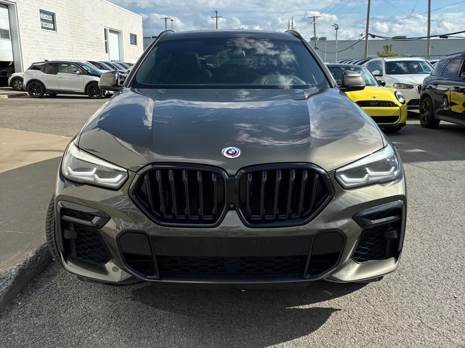 BMW X6 M50i * CARFAX * АВТОКРЕДИТ БЕЗ ПЪРВОНАЧАЛНА ВНОСКА, снимка 6 - Автомобили и джипове - 56112697