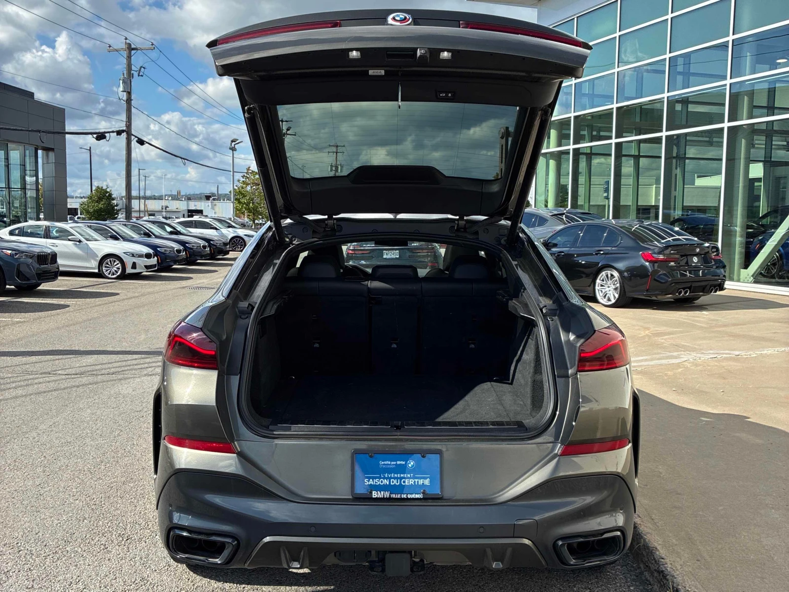 BMW X6 M50i * CARFAX * АВТОКРЕДИТ БЕЗ ПЪРВОНАЧАЛНА ВНОСКА, снимка 12 - Автомобили и джипове - 56112697