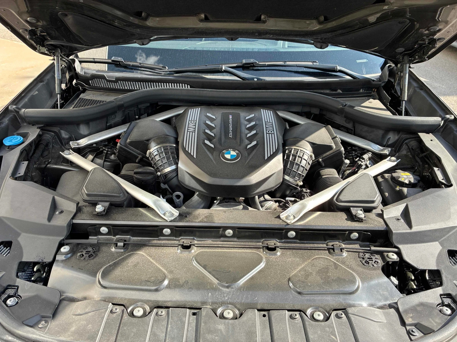 BMW X6 M50i * CARFAX * АВТОКРЕДИТ БЕЗ ПЪРВОНАЧАЛНА ВНОСКА, снимка 10 - Автомобили и джипове - 56112697