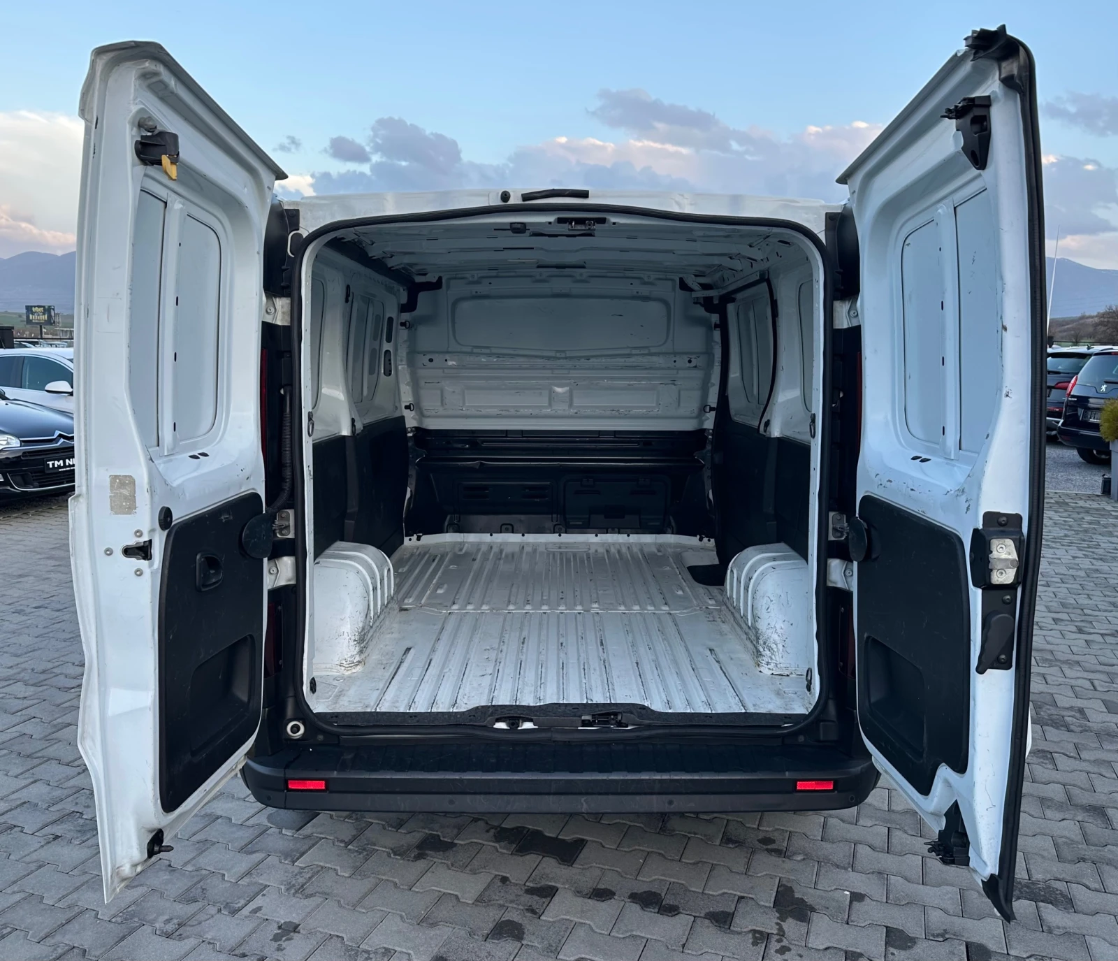 Renault Trafic  - изображение 7