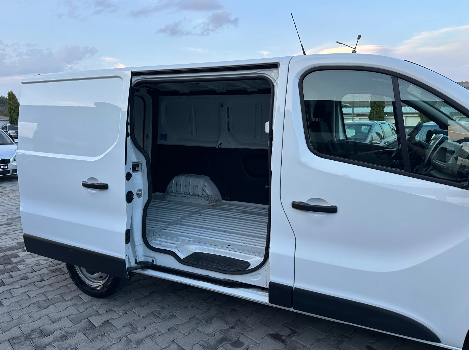 Renault Trafic  - изображение 8