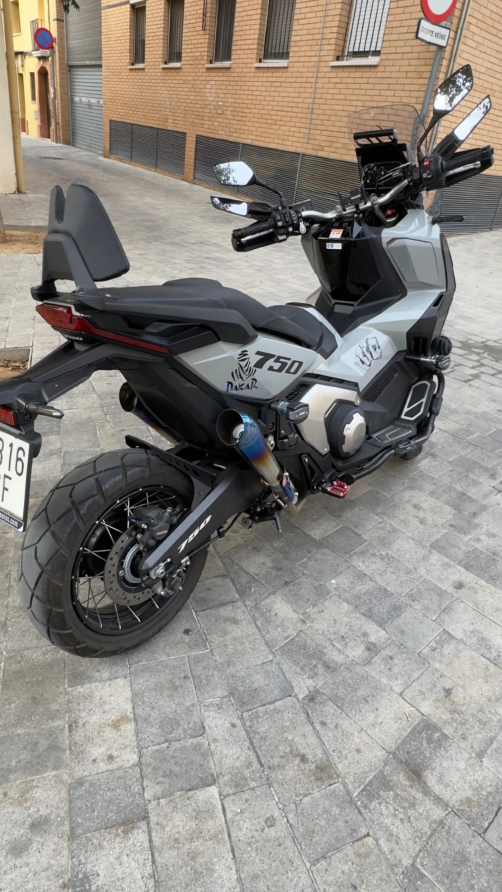 Honda X-ADV Тонингован само 7300км  2г гаранция от Honda - изображение 4