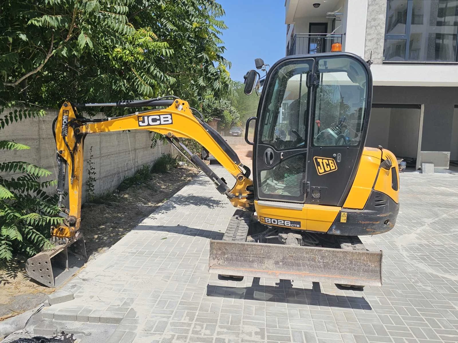 Багер JCB 8026 CTS