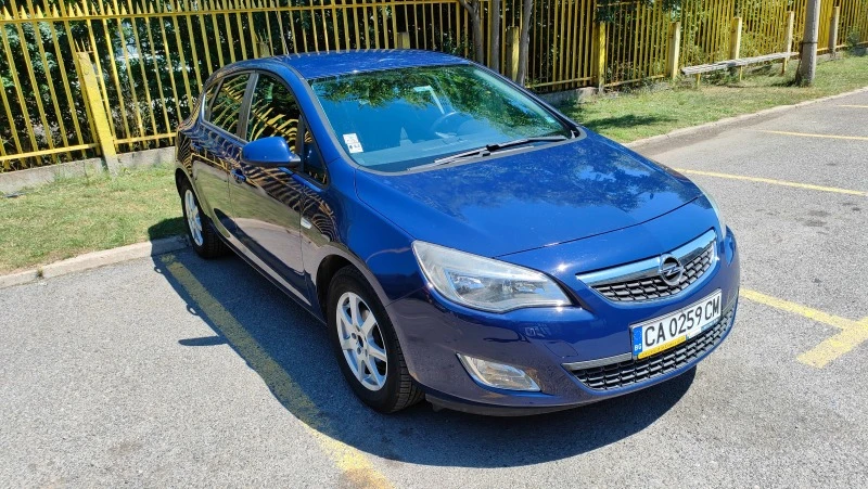 Opel Astra J 1.7 CDTI, снимка 7 - Автомобили и джипове - 47370465