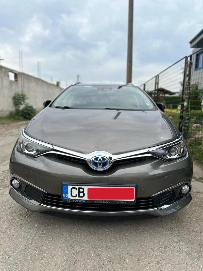 Toyota Auris TS 1.8 HSD, снимка 2 - Автомобили и джипове - 47536855