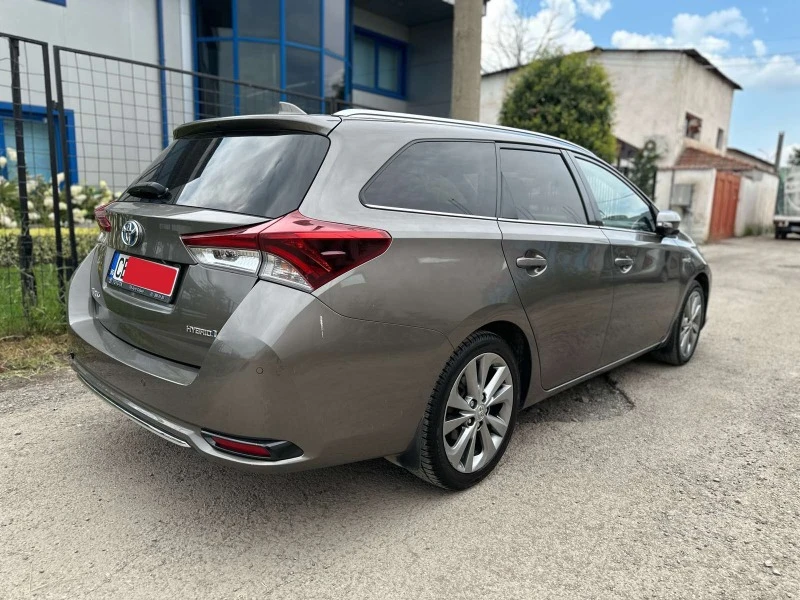 Toyota Auris TS 1.8 HSD, снимка 10 - Автомобили и джипове - 47536855