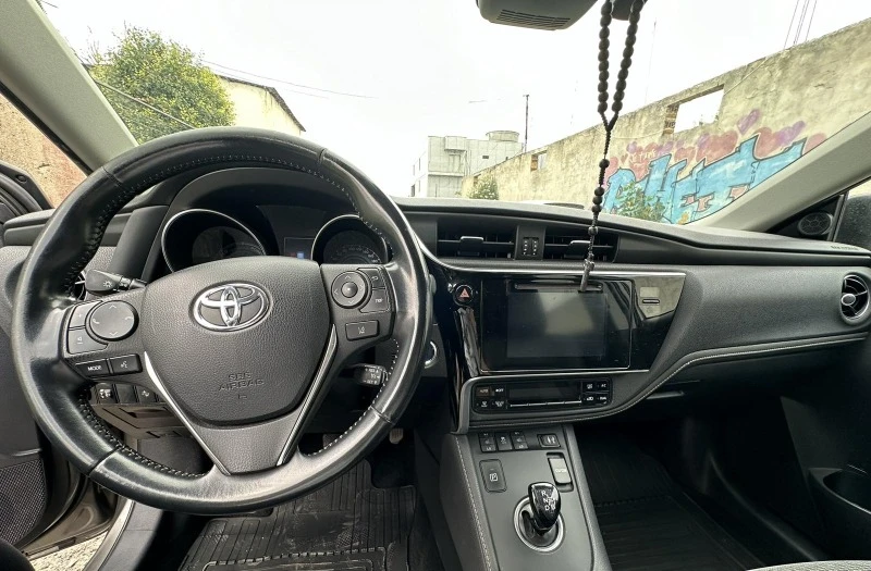 Toyota Auris TS 1.8 HSD, снимка 7 - Автомобили и джипове - 47536855