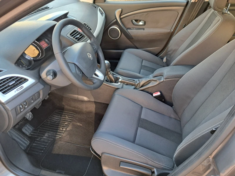 Renault Megane 1.5DCI.110ks, снимка 8 - Автомобили и джипове - 49442486