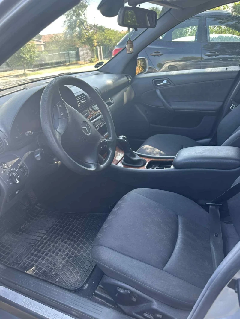 Mercedes-Benz C 180 W203, снимка 7 - Автомобили и джипове - 51388480