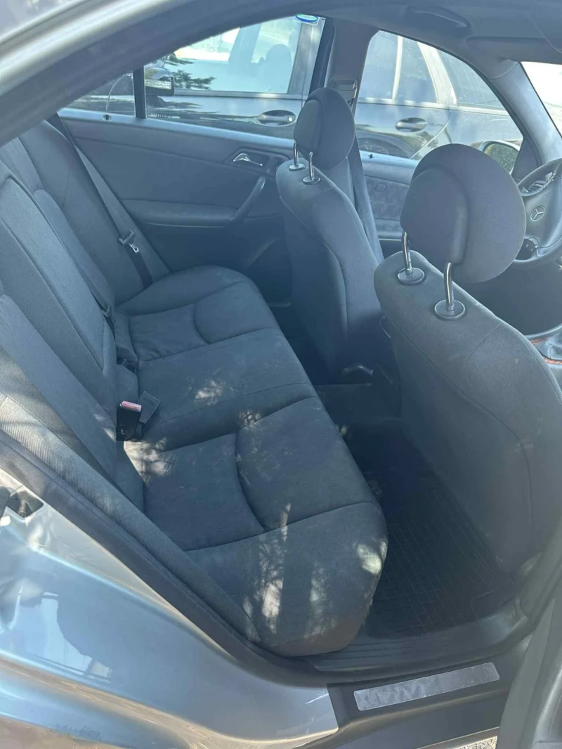 Mercedes-Benz C 180 W203, снимка 8 - Автомобили и джипове - 51388480