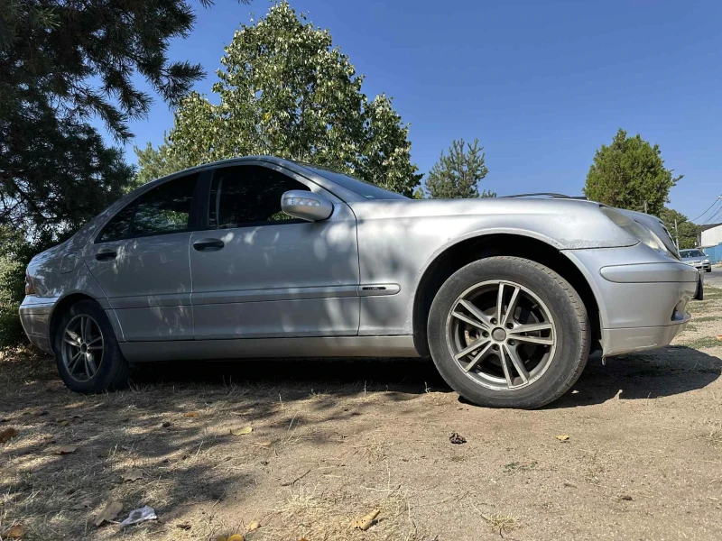 Mercedes-Benz C 180 W203, снимка 4 - Автомобили и джипове - 51388480
