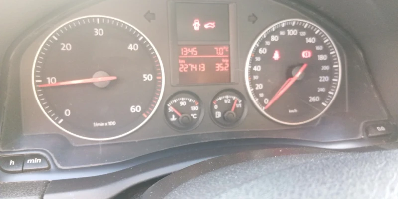 VW Golf 1.9tdi, снимка 9 - Автомобили и джипове - 52832809