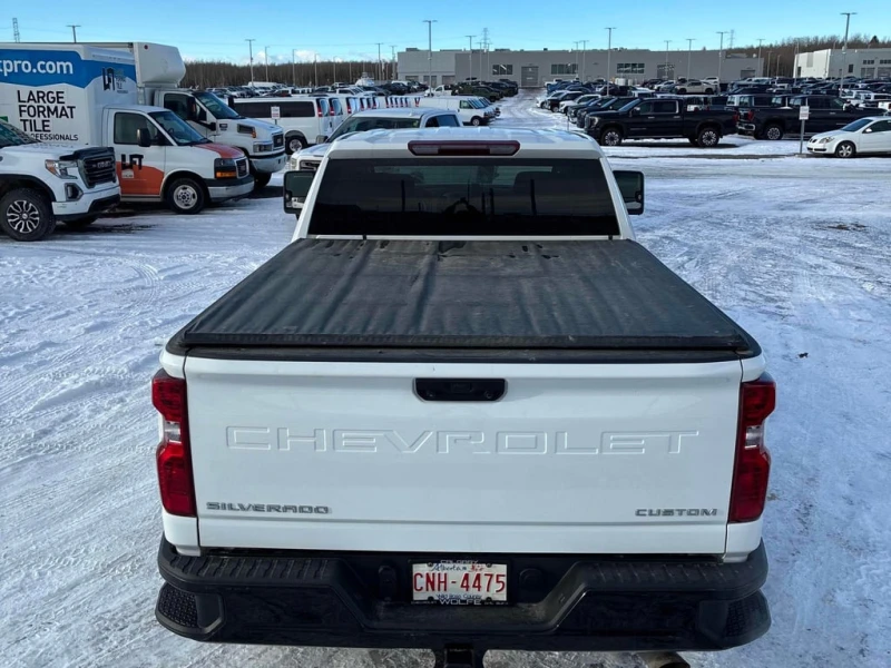 Chevrolet Silverado * Custom * CARFAX * БЕЗ ПЪРВОНАЧАЛНА ВНОСКА, снимка 16 - Автомобили и джипове - 53078996