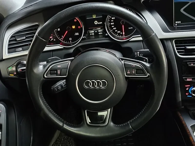 Audi A5 2.0 TDI Quattro, снимка 15 - Автомобили и джипове - 54146166