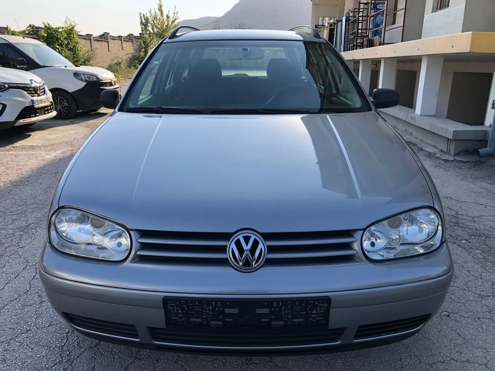 VW Golf 1.6i БЕНЗИН - изображение 2