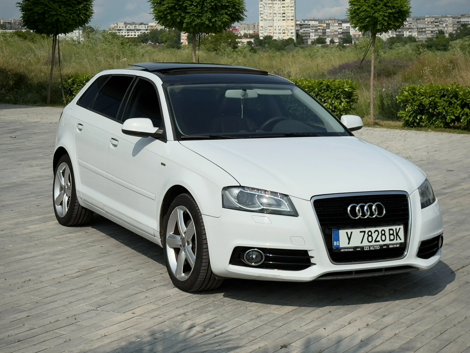 Audi A3 S-Line/PANORAMA/BOSE/FULL/LIZING - изображение 2