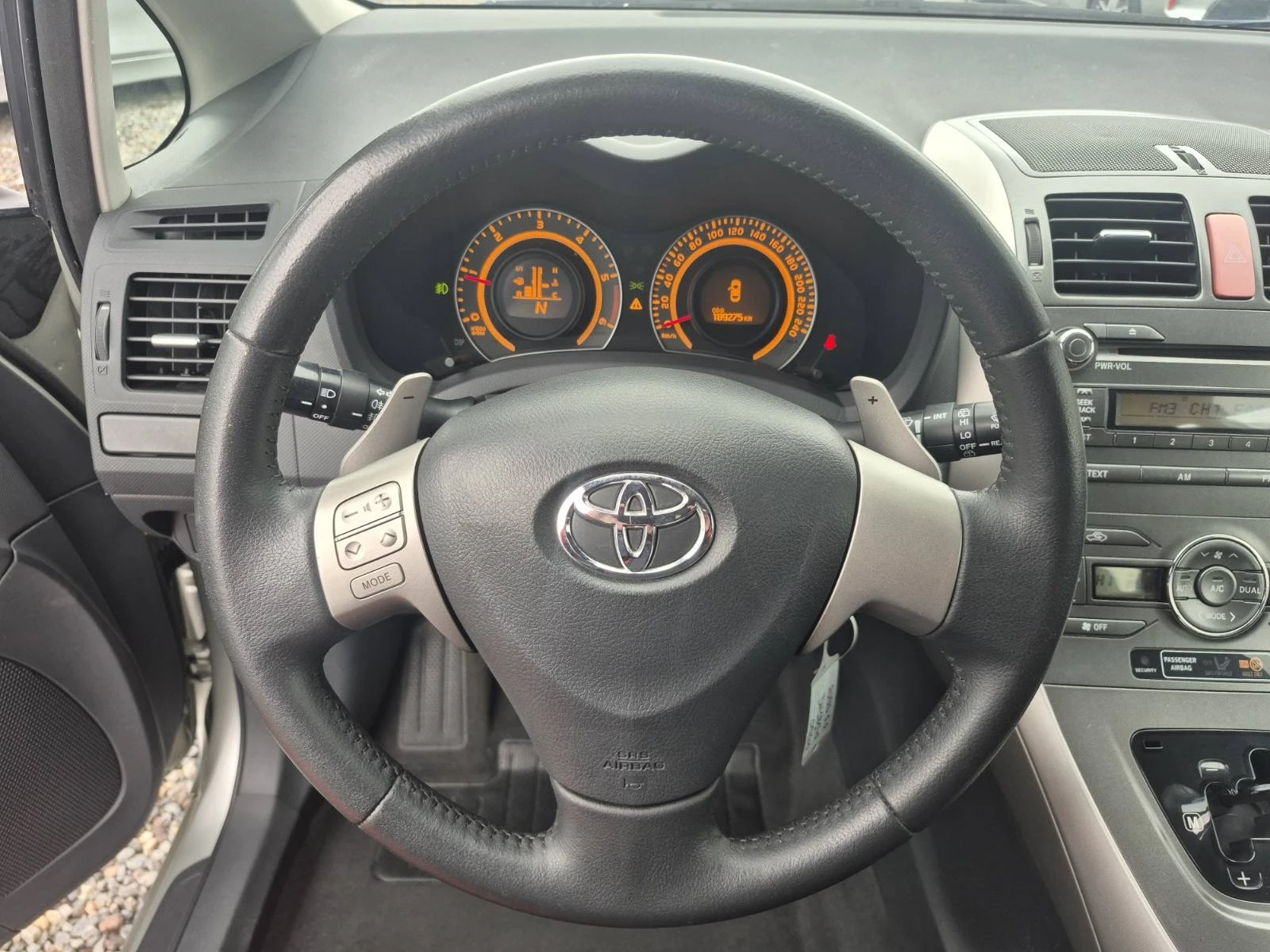 Toyota Auris 1.4d-AVTOMAT, снимка 14 - Автомобили и джипове - 54066973