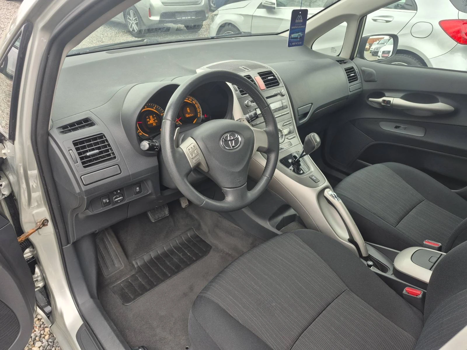 Toyota Auris 1.4d-AVTOMAT, снимка 7 - Автомобили и джипове - 54066973