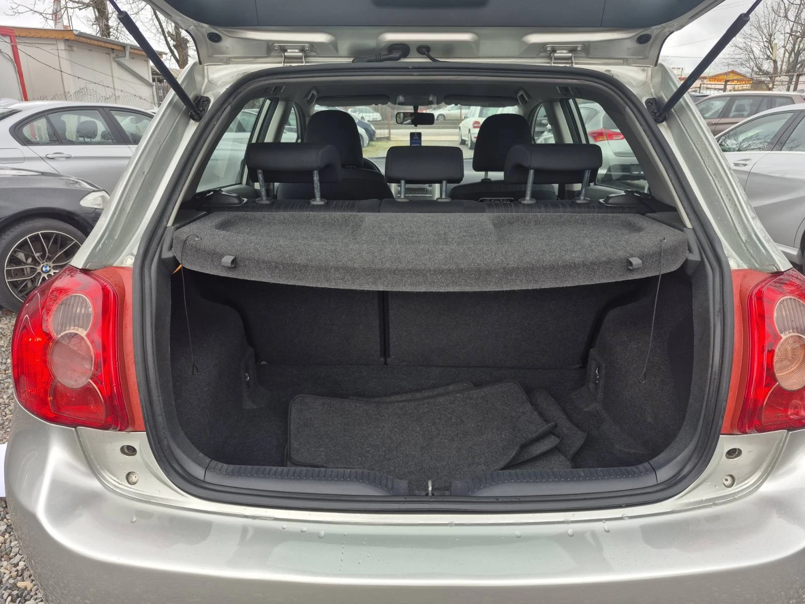 Toyota Auris 1.4d-AVTOMAT, снимка 16 - Автомобили и джипове - 54066973