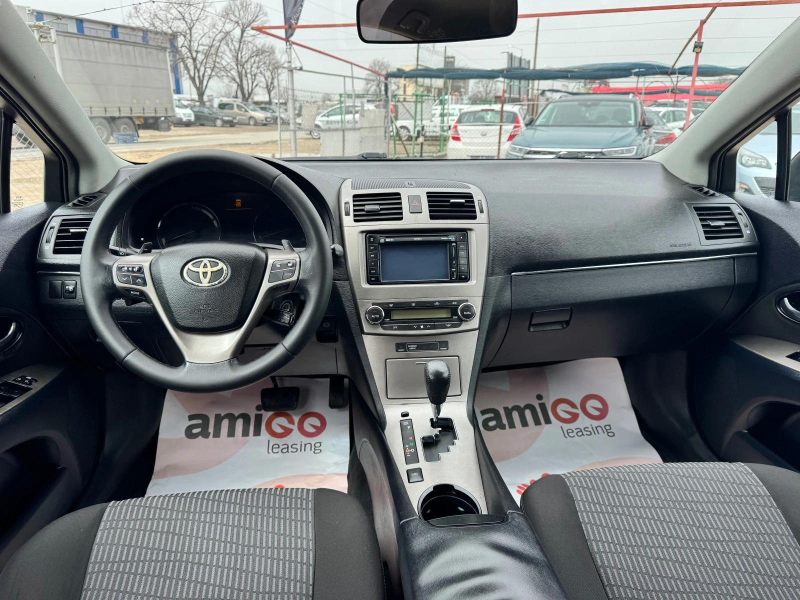 Toyota Avensis 2.2 Disel Automat , снимка 10 - Автомобили и джипове - 54077097