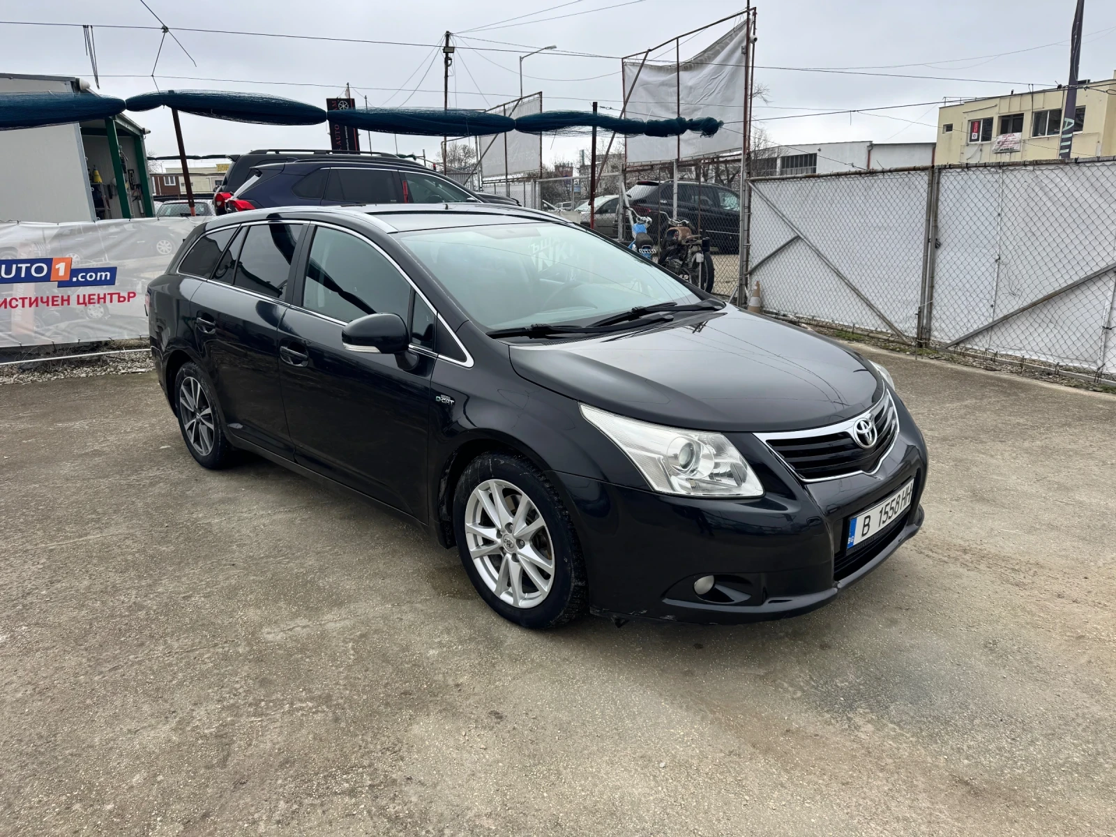 Toyota Avensis 2.2 Disel Automat , снимка 3 - Автомобили и джипове - 54077097