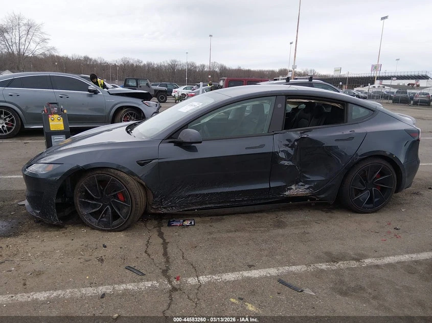 Tesla Model 3 Performance All-Wheel Drive, снимка 13 - Автомобили и джипове - 54172444