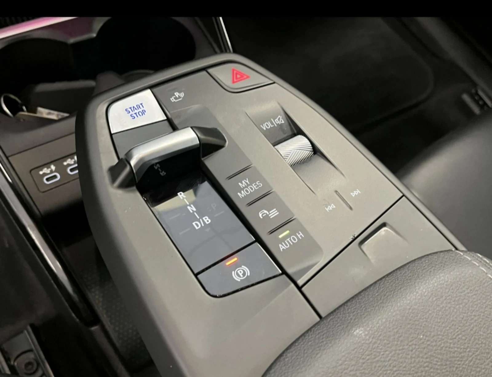 BMW iX1 30/Xdrive/Leder/Kam/Cartplay/Navi/Led | Mobile.bg � ����������� 13