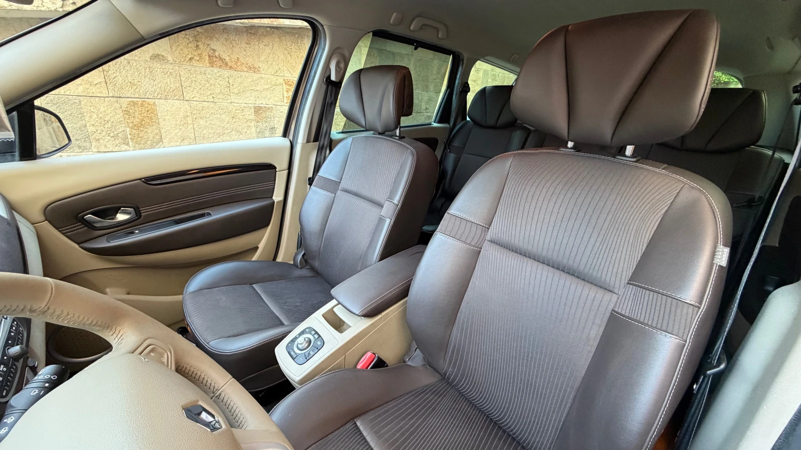 Renault Grand scenic 1.4i, снимка 15 - Автомобили и джипове - 54368802
