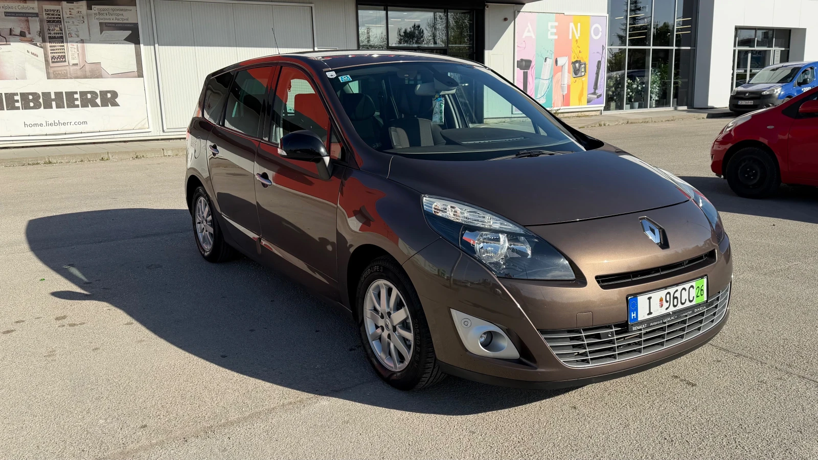 Renault Grand scenic 1.4i, снимка 3 - Автомобили и джипове - 54368802