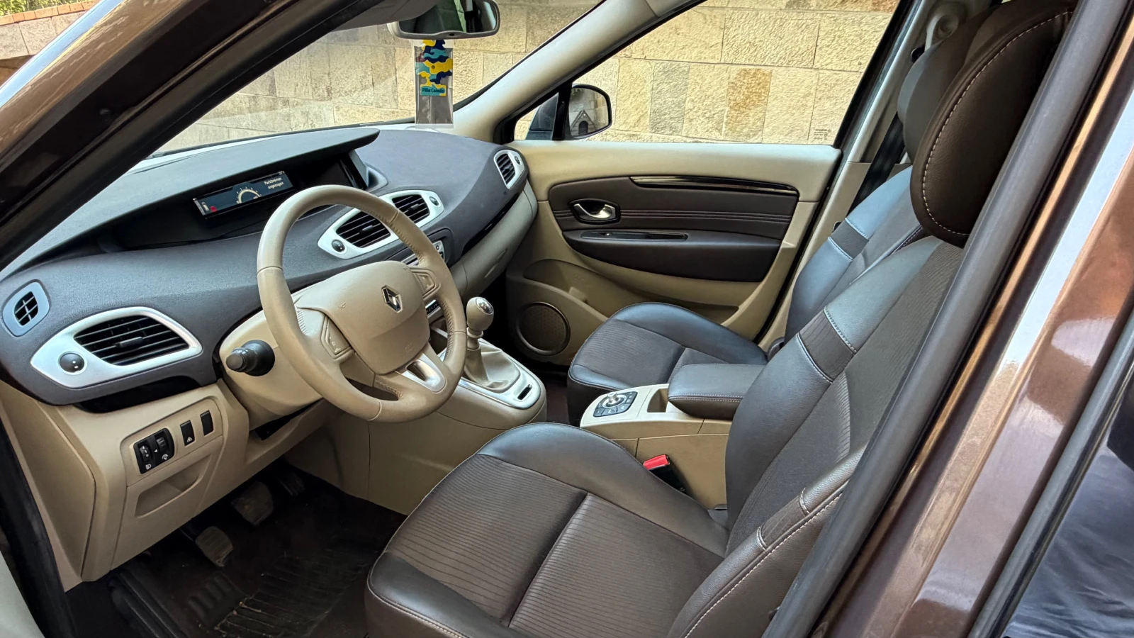 Renault Grand scenic 1.4i, снимка 12 - Автомобили и джипове - 54368802