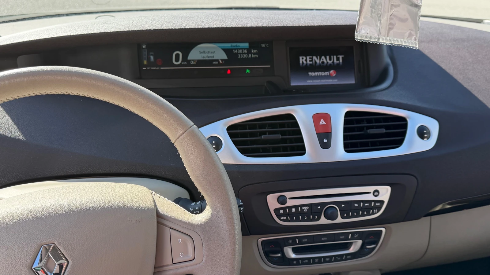 Renault Grand scenic 1.4i, снимка 8 - Автомобили и джипове - 54368802