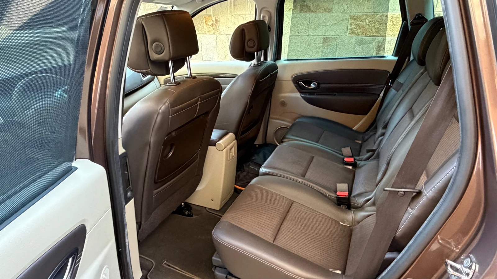Renault Grand scenic 1.4i, снимка 11 - Автомобили и джипове - 54368802