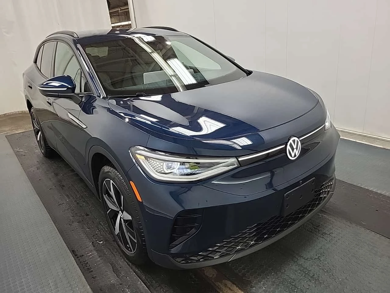 VW ID.4 PRO 4x4| ПАМЕТ| 360 КАМЕРИ| МЪРТВА ТОЧКА| 2 КЛЮЧА, снимка 2 - Автомобили и джипове - 54422598