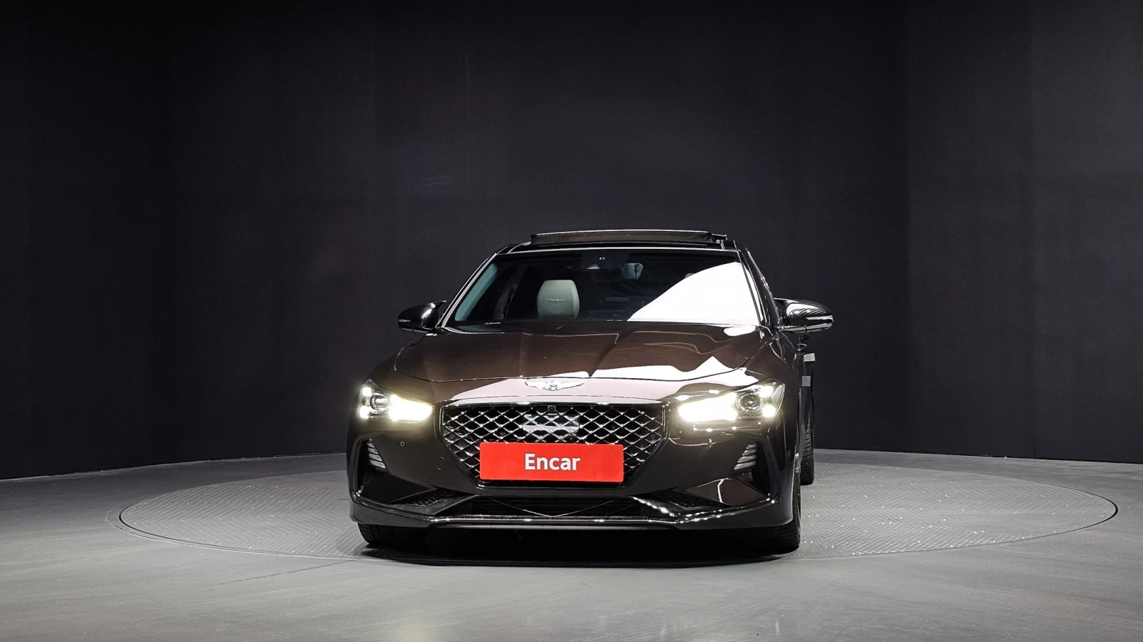 Genesis G70 3.3T Sport AWD Cam360* Панорама* Обдухване, снимка 4 - Автомобили и джипове - 54810578