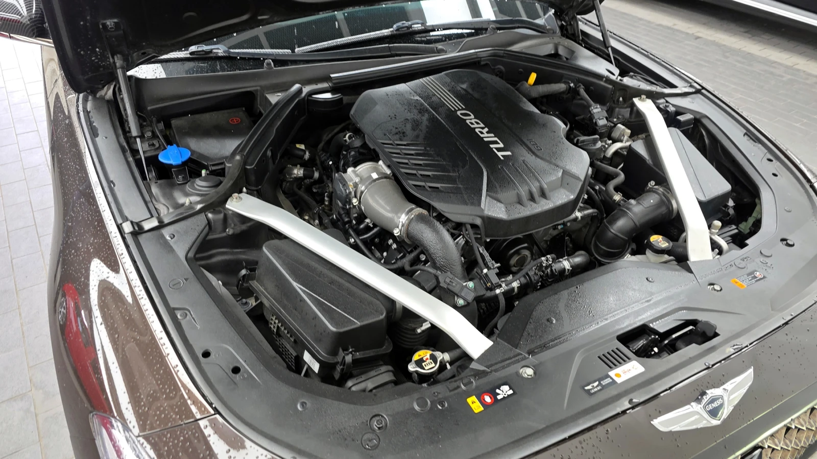 Genesis G70 3.3T Sport AWD Cam360* Панорама* Обдухване, снимка 5 - Автомобили и джипове - 54810578