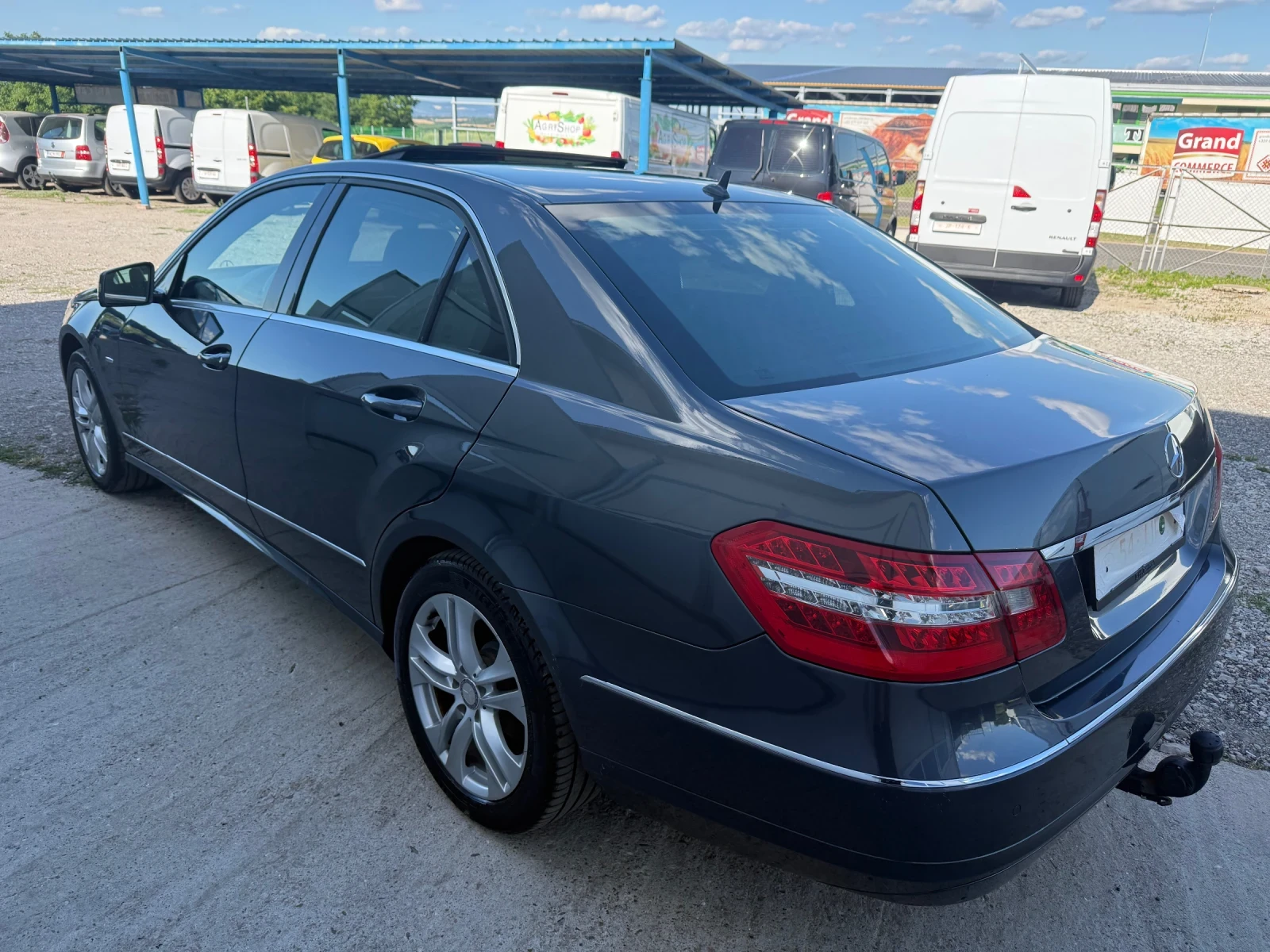 Mercedes-Benz E 220 2.2CDI, снимка 7 - Автомобили и джипове - 54974816
