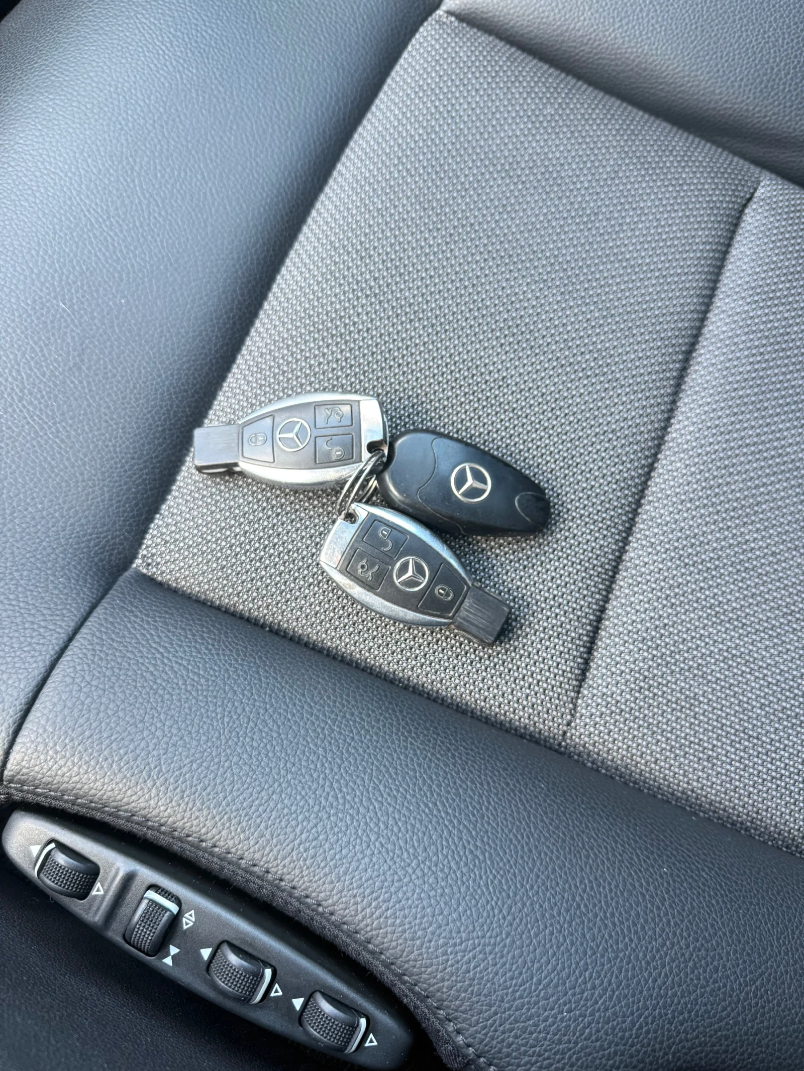 Mercedes-Benz E 220 2.2CDI, снимка 16 - Автомобили и джипове - 54974816