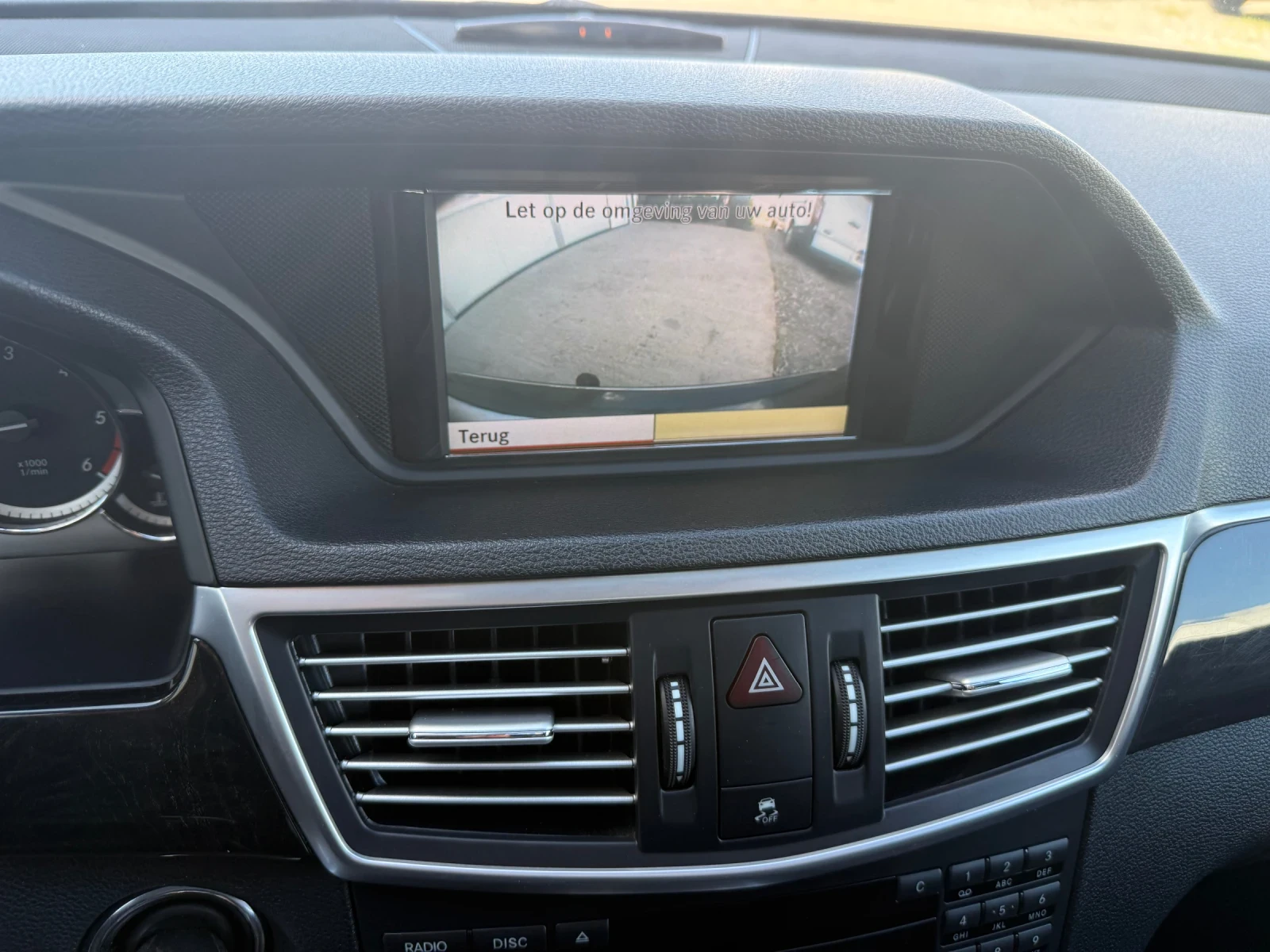 Mercedes-Benz E 220 2.2CDI, снимка 15 - Автомобили и джипове - 54974816