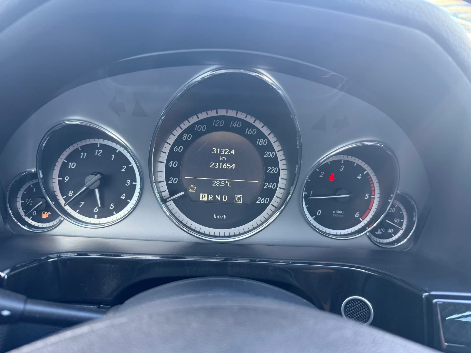 Mercedes-Benz E 220 2.2CDI, снимка 17 - Автомобили и джипове - 54974816
