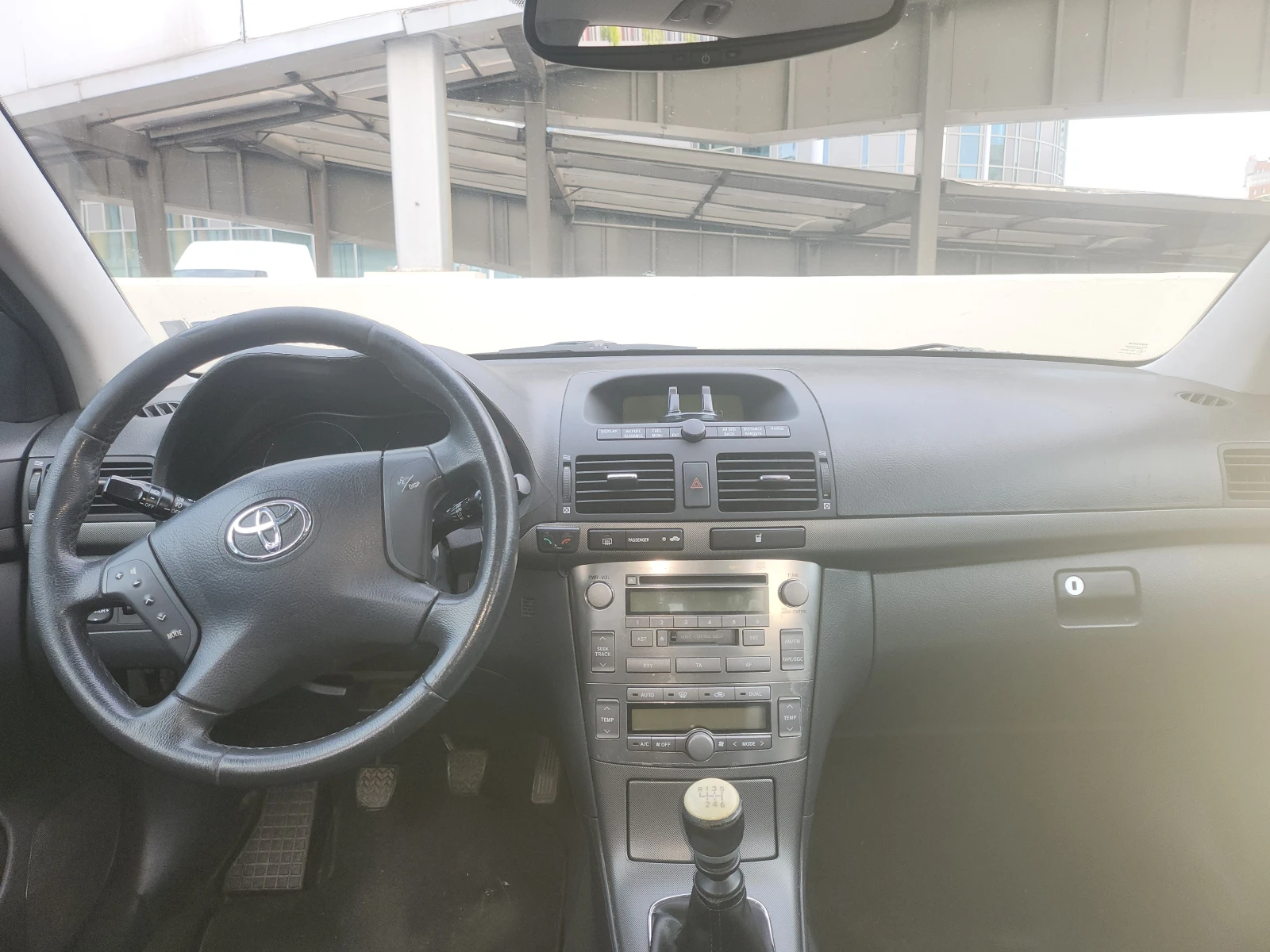 Toyota Avensis 2D2 4D, снимка 17 - Автомобили и джипове - 55316659