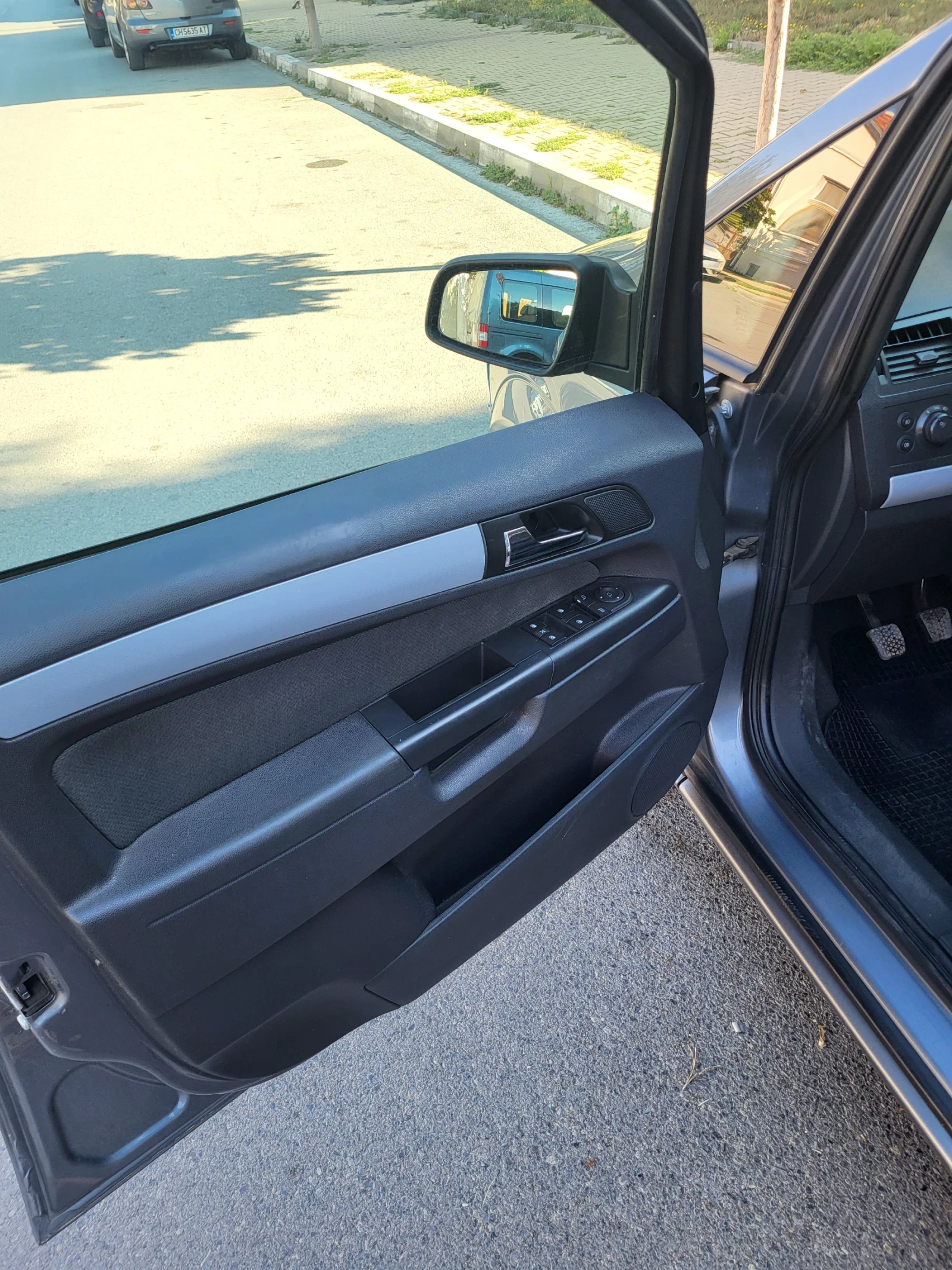 Opel Zafira, снимка 5 - Автомобили и джипове - 55692998