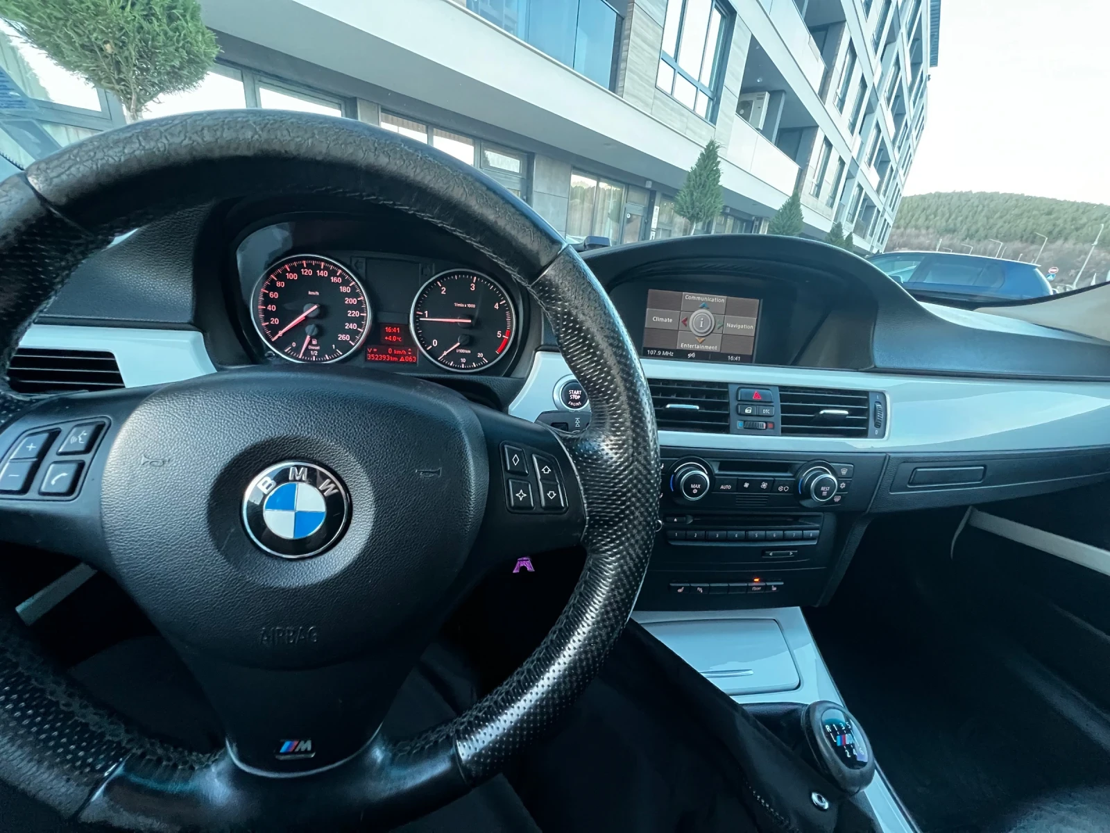 BMW 320, снимка 9 - Автомобили и джипове - 55708032