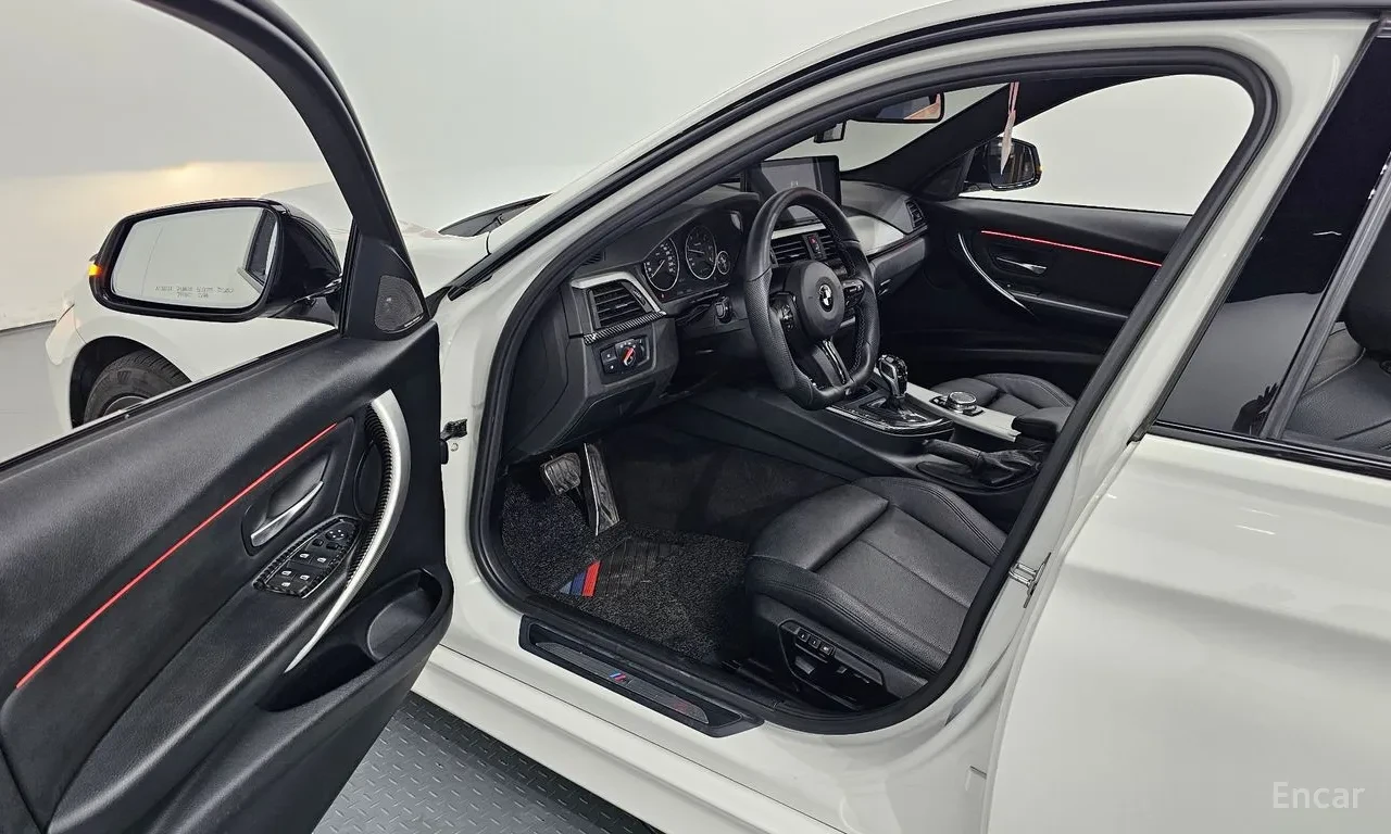 BMW 320 d / M Пакет / ШИБЕДАХ / HUD / HARMAN KARDON, снимка 7 - Автомобили и джипове - 55914517