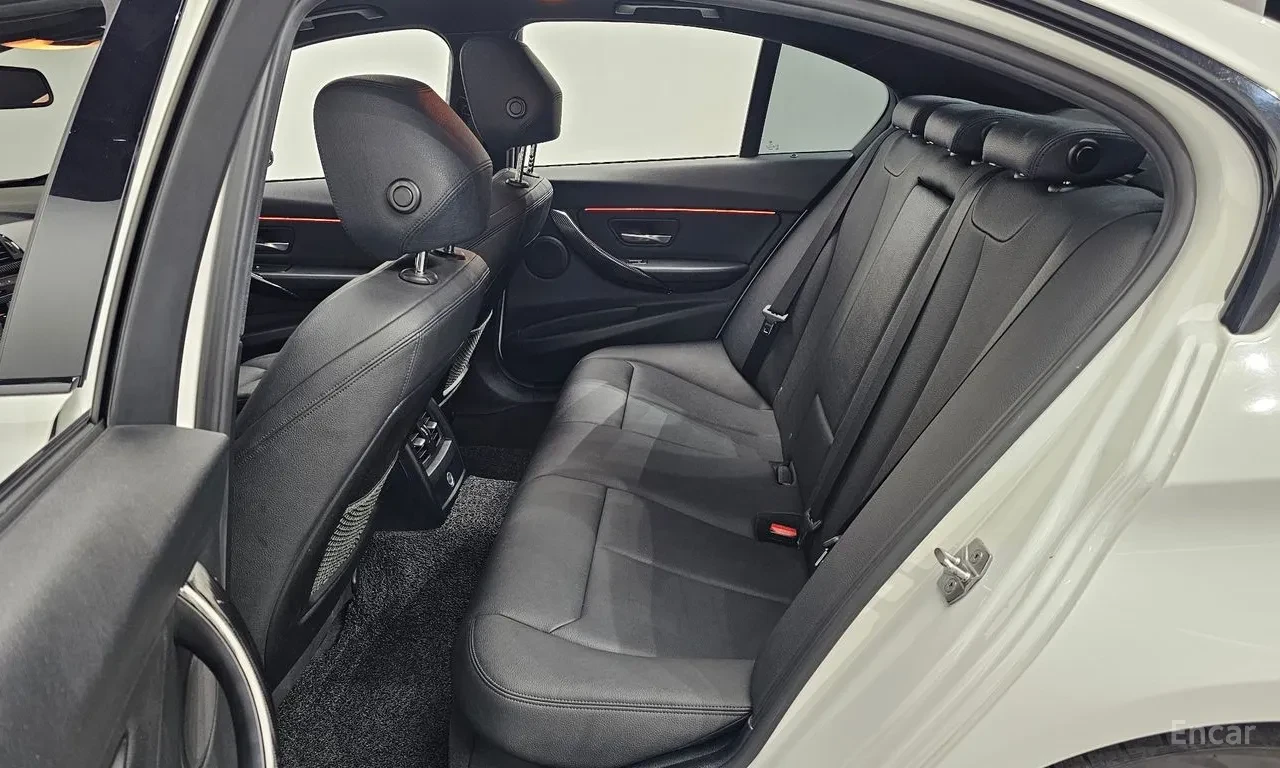 BMW 320 d / M Пакет / ШИБЕДАХ / HUD / HARMAN KARDON, снимка 16 - Автомобили и джипове - 55914517