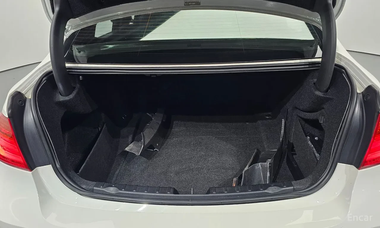 BMW 320 d / M Пакет / ШИБЕДАХ / HUD / HARMAN KARDON, снимка 17 - Автомобили и джипове - 55914517