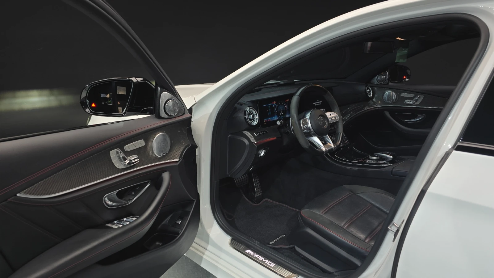 Mercedes-Benz E 53 AMG 4MATIC+ , снимка 9 - Автомобили и джипове - 56289974