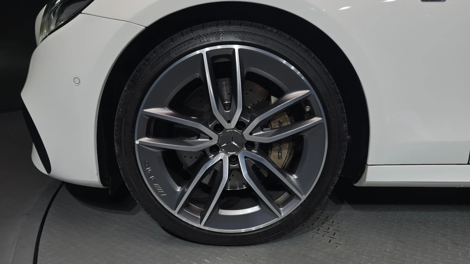 Mercedes-Benz E 53 AMG 4MATIC+ , снимка 5 - Автомобили и джипове - 56289974